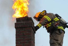 ATENȚIE! Curățați coșurile de fum. Casă din Darabani în pericol după ce coșul de fum s-a aprins