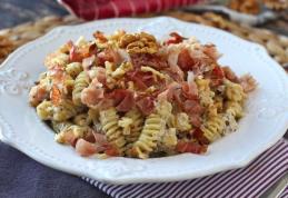 Paste cremoase cu bacon crocant și nuci