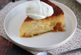 Budincă cu mere și caramel