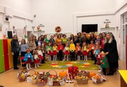 „Speranță în culori de toamnă” - preșcolarii Grădiniței cu P.P. Nr. 6 Dorohoi au pictat zâmbete pe chipul persoanelor adulte cu dizabilități din Doroh