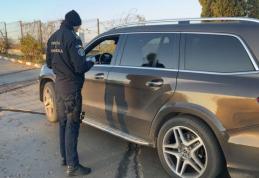 Permis doar pe telefon: cetățean prins la volan fără drept de conducere