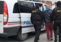 Mandat de executare a pedepsei cu închisoarea pus în aplicare de polițiști