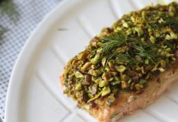 Somon în crustă de fistic