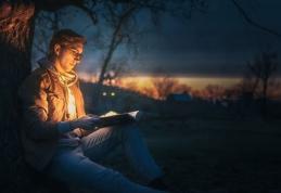 Anunț înscriere ateliere de scriere creativă și de educație vizuală