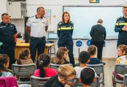 Polițiștii botoșăneni - Activități pentru siguranța elevilor în prima parte a anului școlar