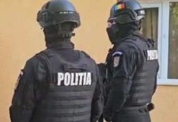 Darabani: Percheziții la persoane bănuite de preparare, deținere, comercializare și folosire de articole pirotehnice