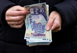 Bani pentru profesori: Până când vor putea cheltui cei 1.500 de lei. Nu au dreptul să cumpere orice cu ei