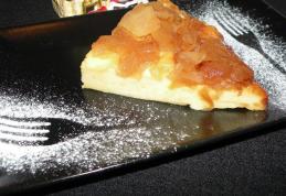 Prăjitură cu mere caramelizate și brânză de vaci