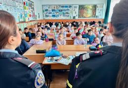 Lecție de viață pentru elevii botoșăneni, de Ziua Europeană a Numărului Unic de Urgență 112