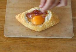 Bărcuțe cu ou și cașcaval