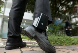 Reținut pentru refuzul de a purta brățara de monitorizare electronică