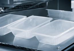 Ce boli poate provoca mâncatul din recipiente din plastic?