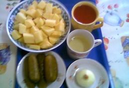 Mancare de cartofi cu castraveti murati 