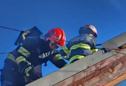 Casă salvată de la incendiu datorită intervenției promptă a pompierilor