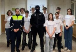 Tinerii informați aleg corect. Activitate a polițiștilor botoșăneni