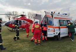 Tânăr de 21 de ani în stare gravă, victimă a unui accident rutier, preluat de elicopterul SMURD de la Dorohoi