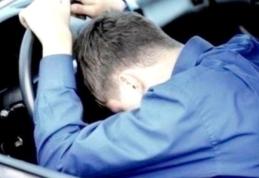 Dosar penal la 18 ani după ce a fost prins la volan fără permis, în stare de ebrietate, conducând o mașină fără asigurare
