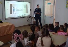Polițiștii i-au vizitat pe copiii din Durnești și Ripiceni