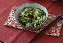 Salată japoneză de castraveți marinați