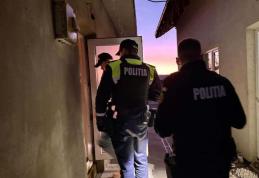 14 mandate de percheziție domiciliară puse în aplicare de polițiști. Două persoane reținute - FOTO