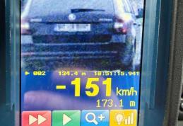 Se pare că nu avem probleme cu traficul în județ pentru că Poliția prinde șoferii care merg chiar și cu 151 km/h în localitate