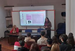 Activitate despre drepturile copiilor victime ale violenței organizată la Colegiul Național „Grigore Ghica” Dorohoi