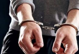Tânăr reținut pentru violență în familie, amenințare și distrugere