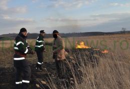 Dorohoi: Cetăţean prins de pompieri incendiind o păşune