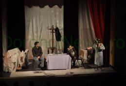 „Mă mut la mama!”, super piesă pusă în scenă la Dorohoi