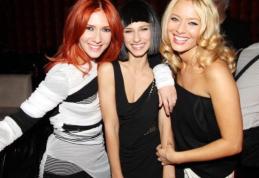 Laura Cosoi și Adela Popescu fac prăpăd în trafic și printre pietoni