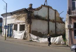 Clădiri devenite focare de infecţii în centrul oraşului Dorohoi