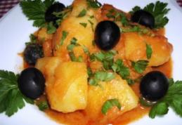 Mâncare de cartofi cu măsline