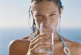 Află care este cantitatea de apă pe care trebuie să o bei zilnic în funcție de vârstă