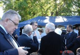 Invitaţie onora(n)tă la Palat… a patru profesori dorohoieni