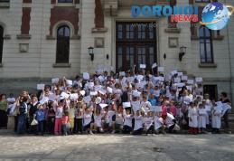 Vezi câştigătorii crosului copiilor organizat în a doua zi de spectacol la Zilele Copilului Dorohoi