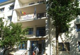 AJOFM: Locuri noi de muncă pentru ospătari, bucătari şi îngrijitori clădiri