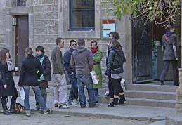 NEWS ALERT: Doi elevi au fost injunghiati - Unul din ei mortal