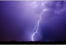 Tânăr decedat după ce a fost lovit de fulger