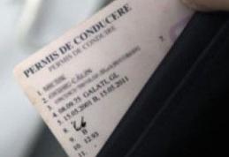 Tânăr prins fără permis la volanul unei mașini neînmatriculate