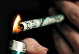 Din cauza cursului valutar se vor scumpi şi ţigările