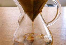 Cum să faci o cafea rece pentru o zi caniculară