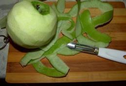 Informații utile: Leacuri din coji de legume și fructe