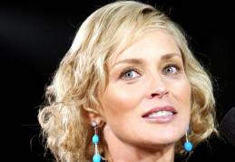 Sharon Stone a ajuns astăzi la București. Iată ce condiții are starul
