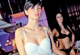 Date afară pe uşa din dos! Scandalurile monstruoase le-au lăsat pe asistentele TV fără job-uri