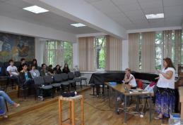 Drepturile şi obligaţiile utilizatorilor de internet, predate la un curs de jurnalism