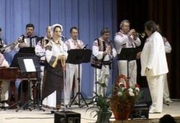 Spectacole gratis făcute de Rapsozii Botoşanilor pentru comunele din județ