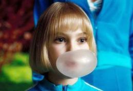 Guma de mestecat, cea mai toxică substanţă. Ce ingrediente conţine în realitate