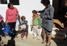 Promisiune onorată de vicepreşedintele CJ, Doina Federovici, faţă de copii din Băiceni - FOTO