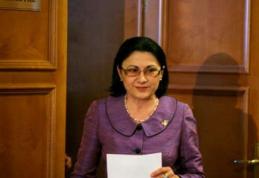 Andronescu: Dacă bacalaureatul profesional întârzie la vot, vom da ordonanţă de urgenţă