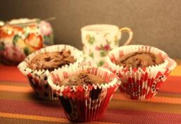 Brioșe cu cacao și aromă de portocale